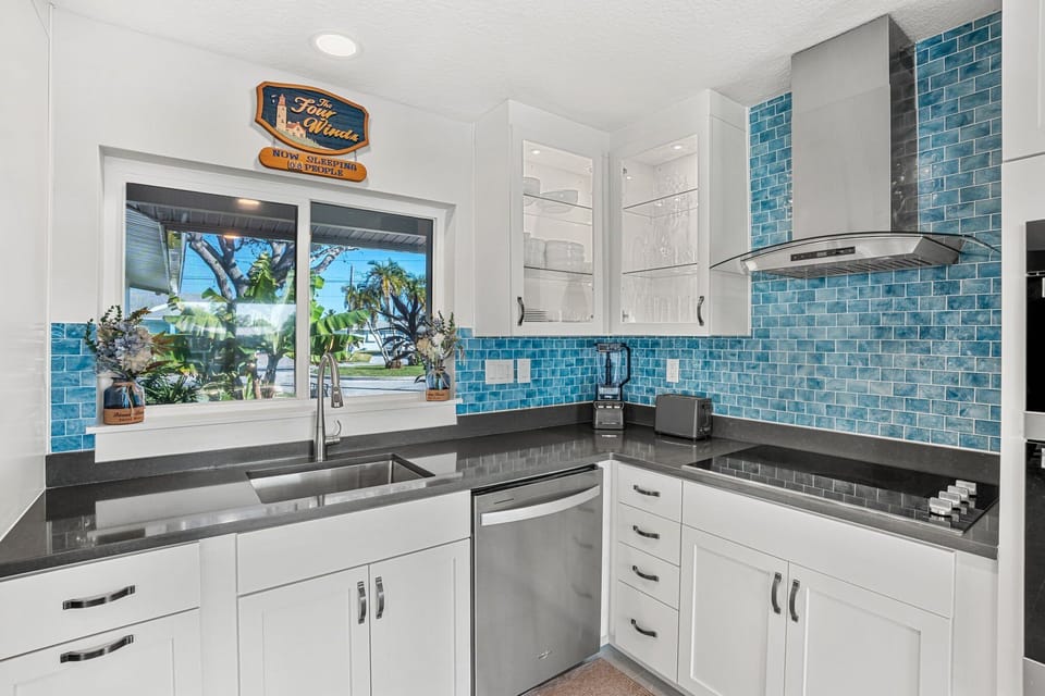 Fully equipped kitchen with everything you need to make your favorite meals!