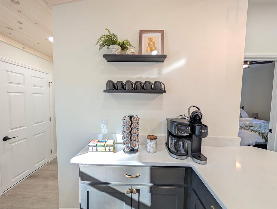 Ready for morning coffee?  Use the provided K-Cups with cream and sugar and get your day started.