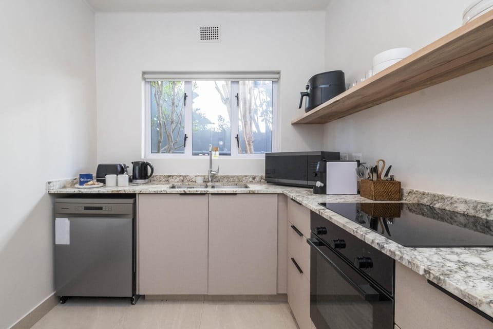 Kiandra Bantry Bay 1-Bed Near Beach & Shops (33330)