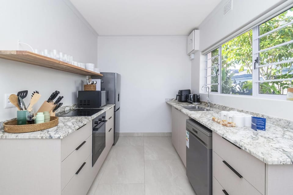 Kiandra Bantry Bay 3-Bed – Steps from Promenade (33395)