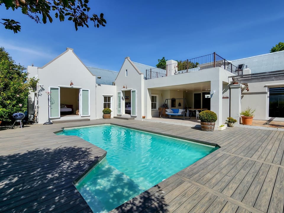 Constantia 5BR - Garden, Pool & Playground (33034)