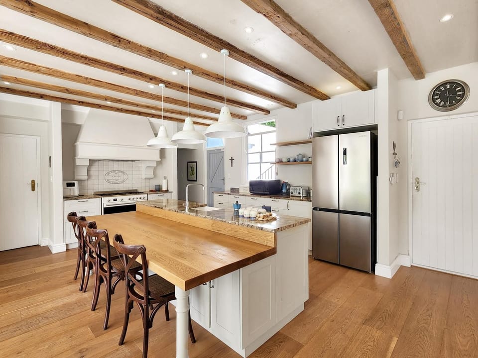 Constantia 5BR - Garden, Pool & Playground (33058)