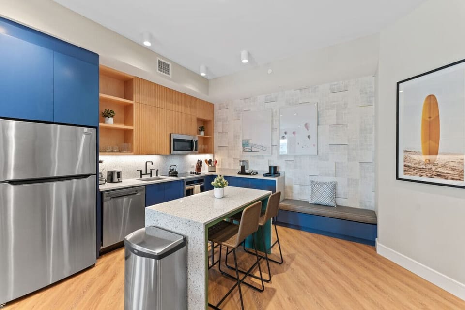 Fully Equipped Kitchen & Island