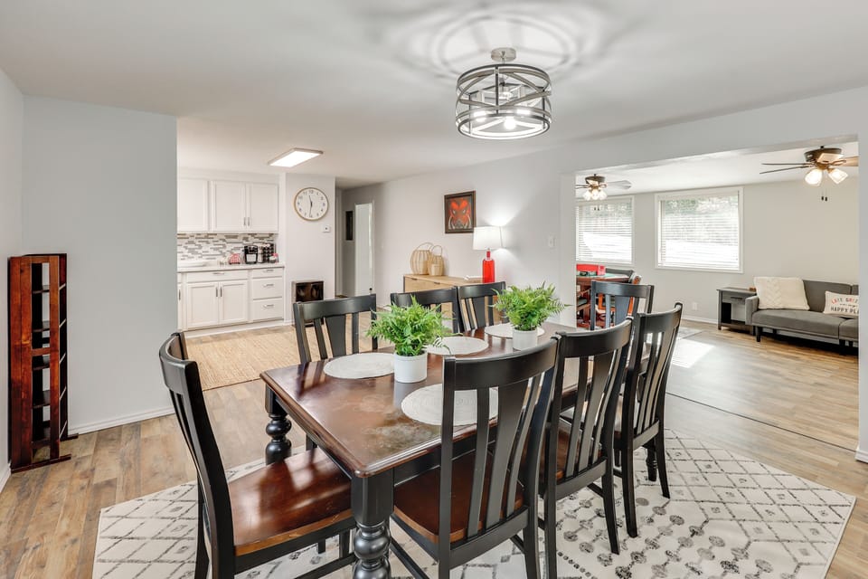 Dining Area | Dishware/Flatware