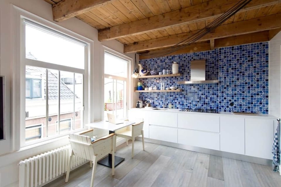 kitchen and look at the beams