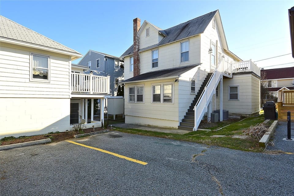 Exterior,Back Elevation,