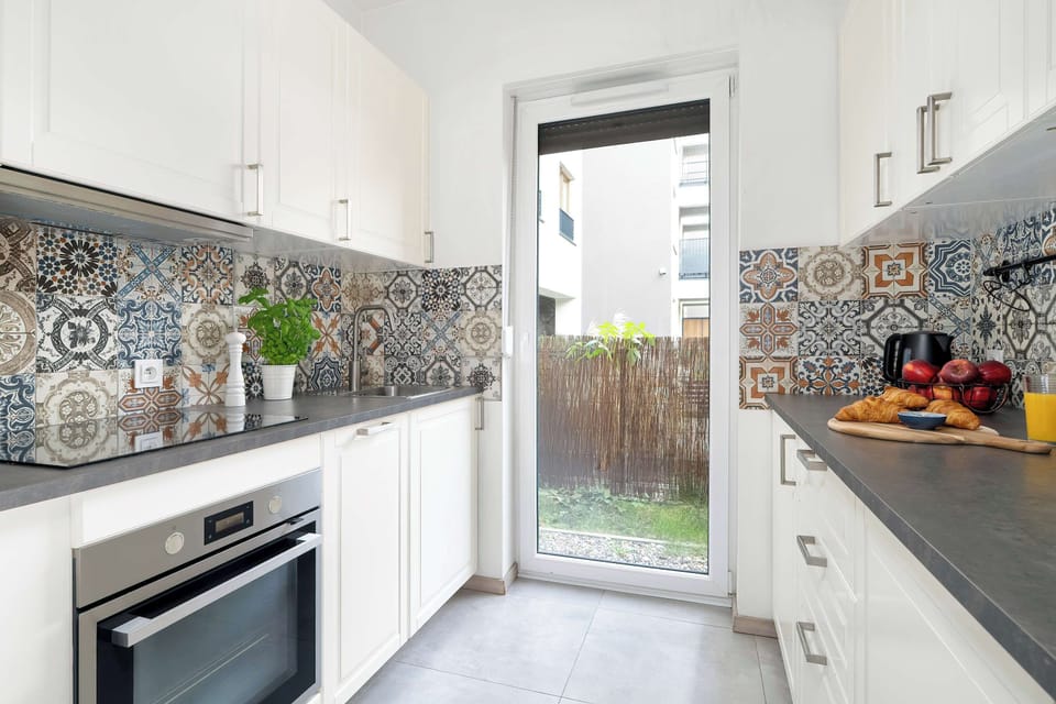 The kitchen's modern appliances make meal preparation easy.