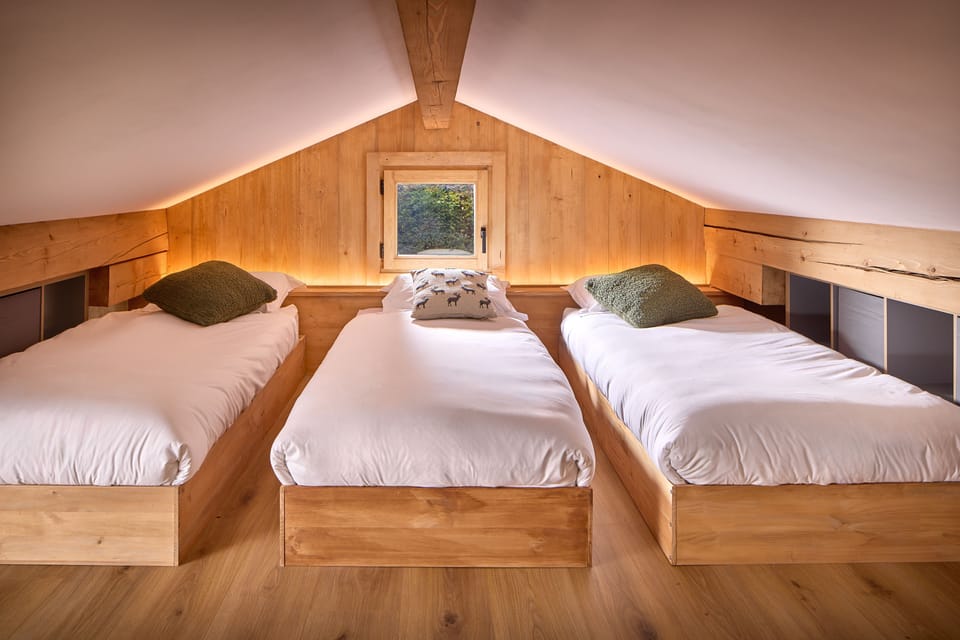 Mezzanine with 3 single beds