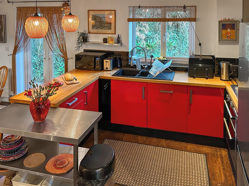 Kitchen | Kosel Mor, Porthtowan