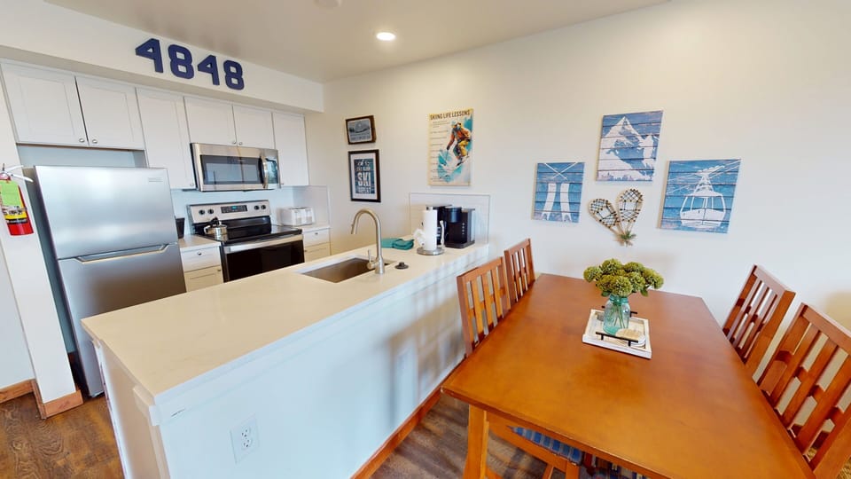 Furniture, Table, Indoors, Dining Room, Dining Table
