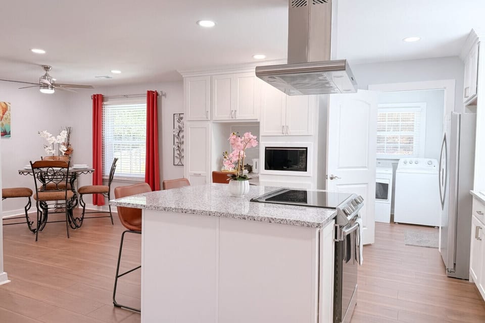 Modern Kitchen with Elegant Dining Area