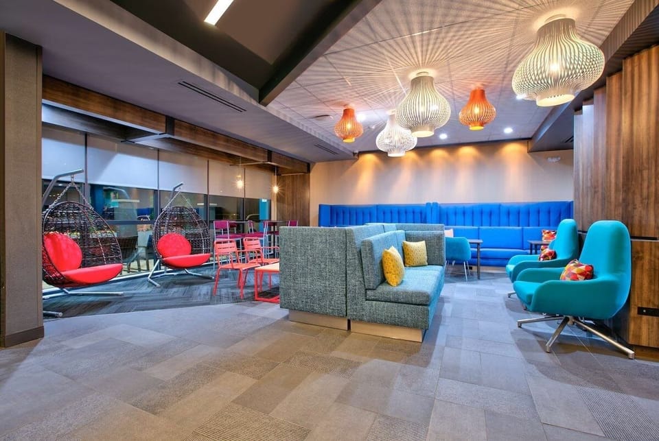 Dining/Breakfast Area