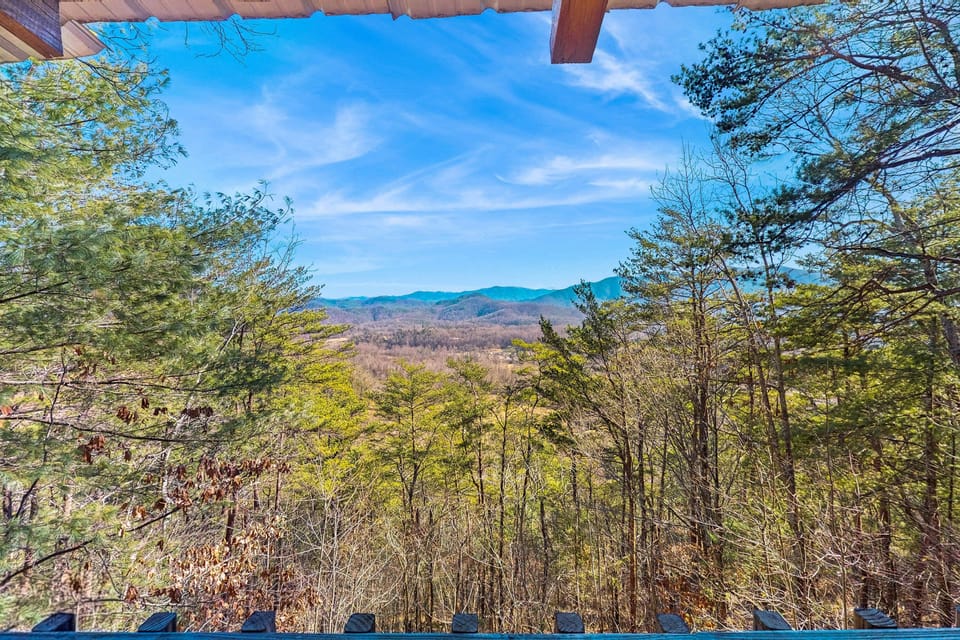 Breathtaking mountain views await—perfect for morning coffee or sunset chats!