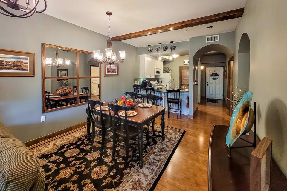 Enjoy meals together in this charming, stylish space with inviting decor!