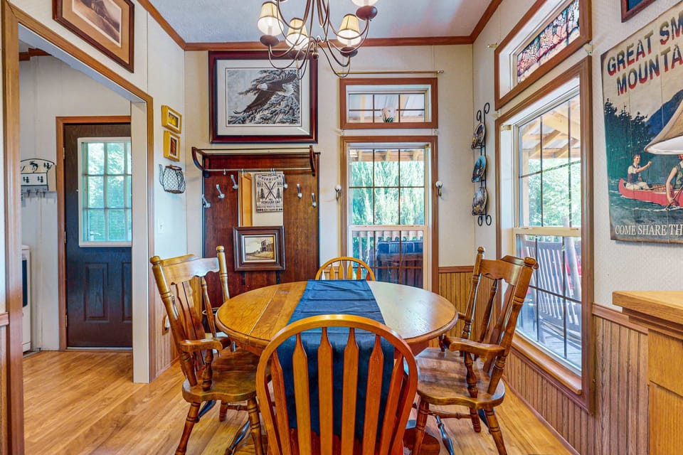 Enjoy meals with nature views and charming decor in this inviting space!