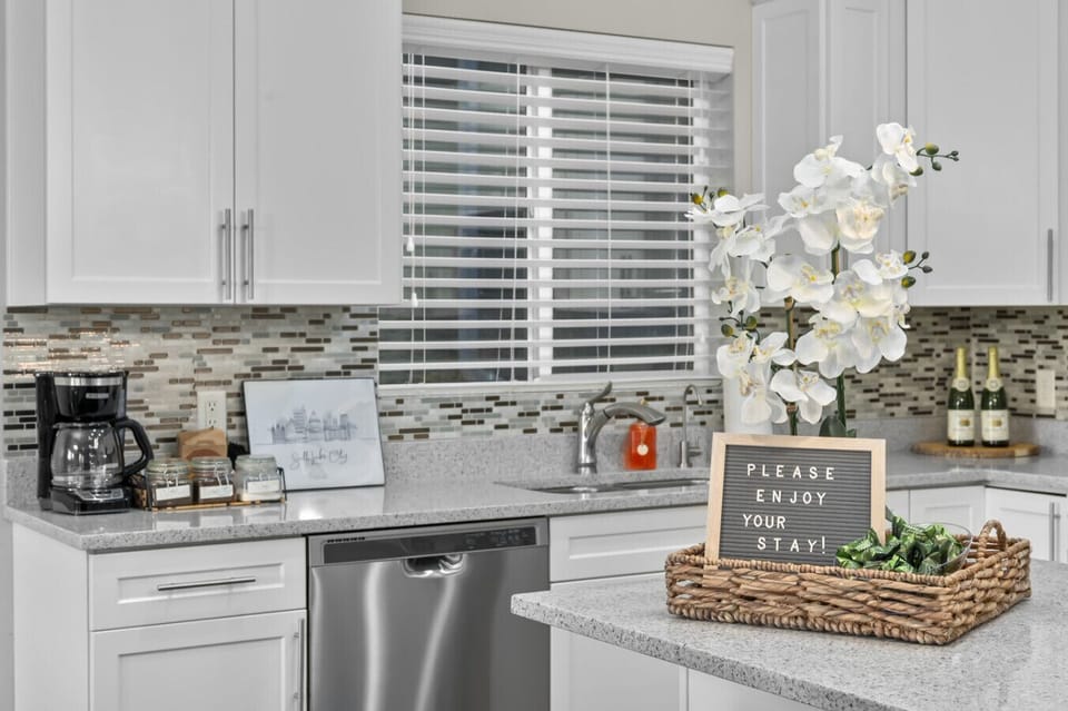 Modern Kitchen | Coffee Bar & Essentials | Bright & Welcoming Space