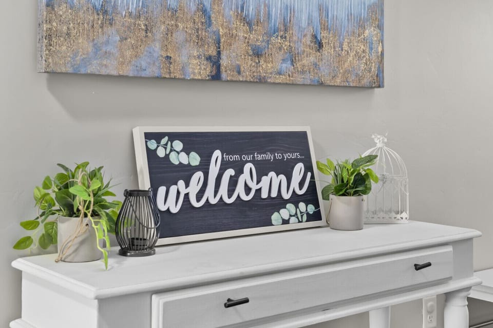 Entryway | Bright & Welcoming