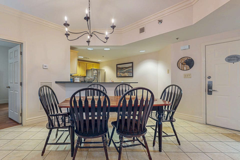 Bright and inviting space perfect for family meals or game nights!