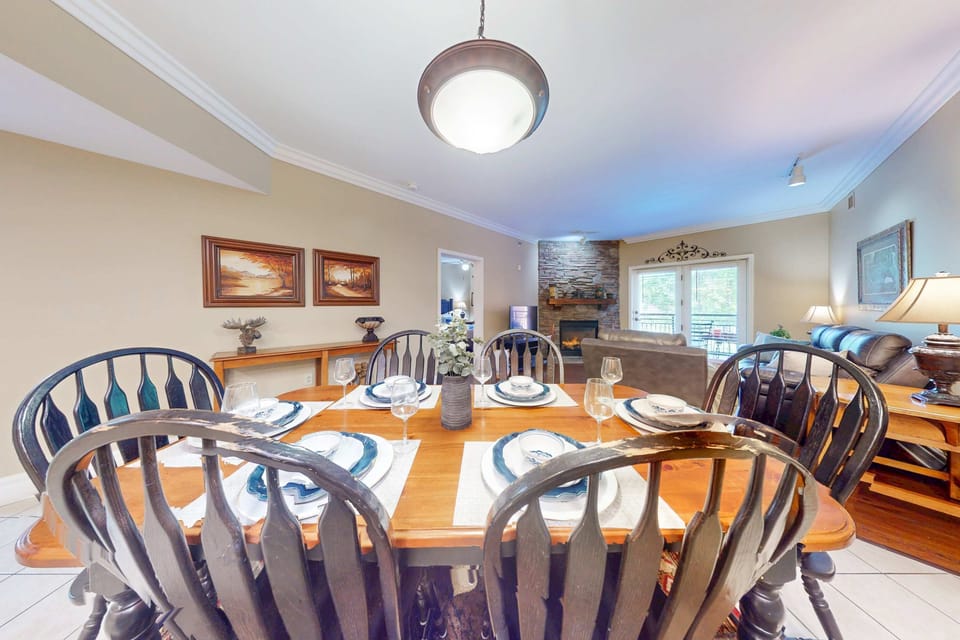 Rustic table and enjoy meals with a stunning view and warmth!