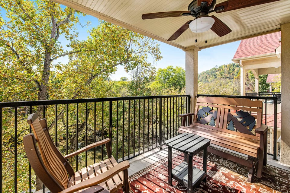 Balcony retreat awaits. And, sip coffee with stunning mountain views and enjoy the gentle breeze!