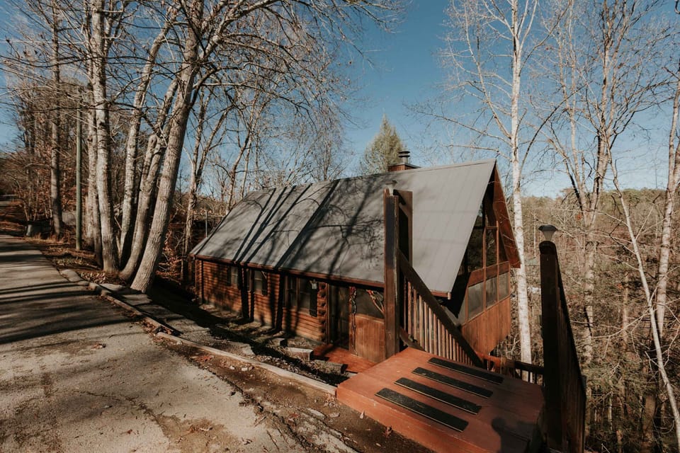 Charming retreat awaits. And, enjoy scenic views and peaceful surroundings in this lovely mountain cabin!