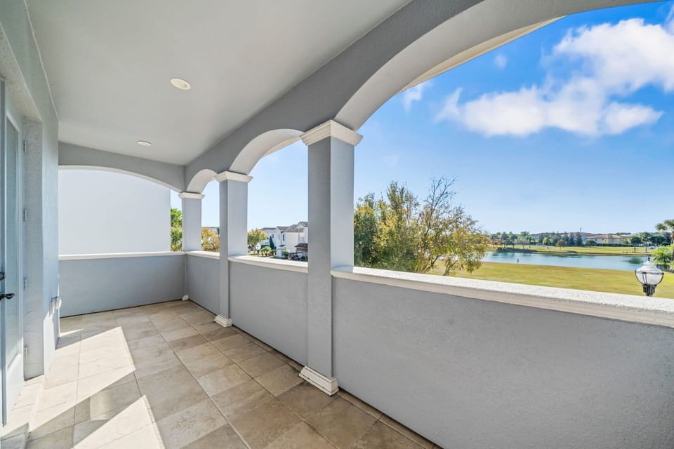 Lakeview Covered Balcony Retreat