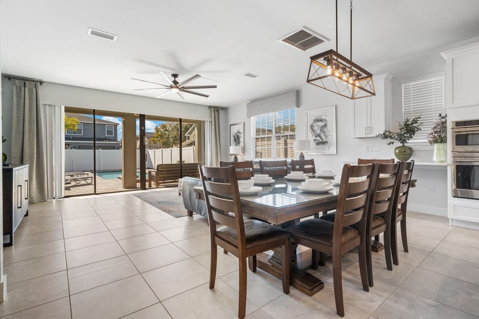 Luxury Dining Area Ideal for Memorable Vacations