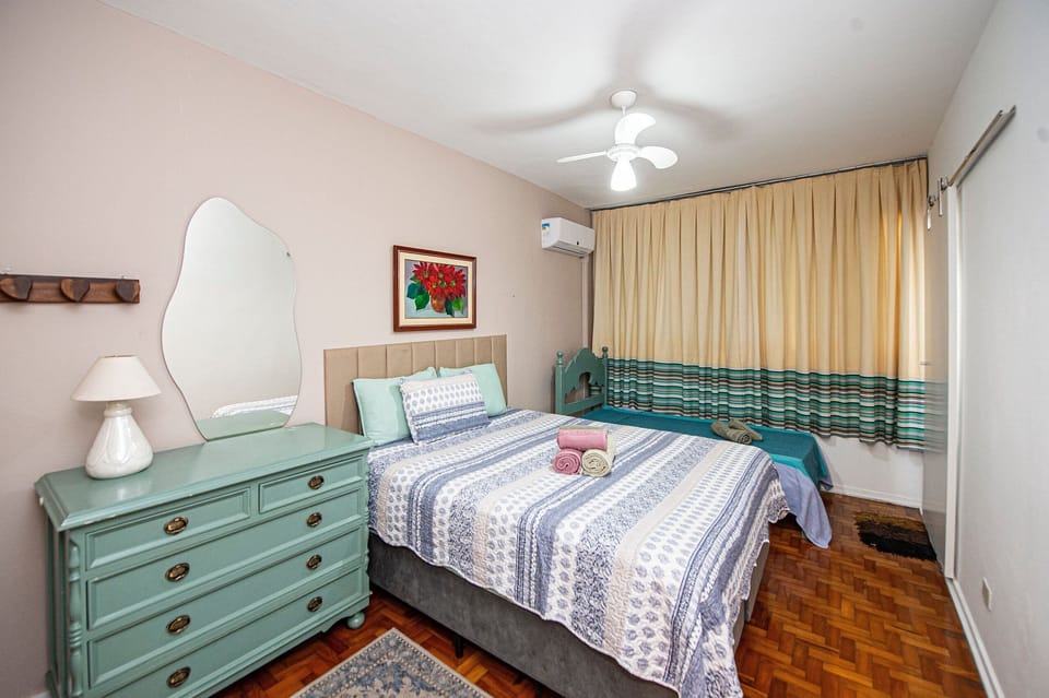 Photo of the whole room,Bedroom