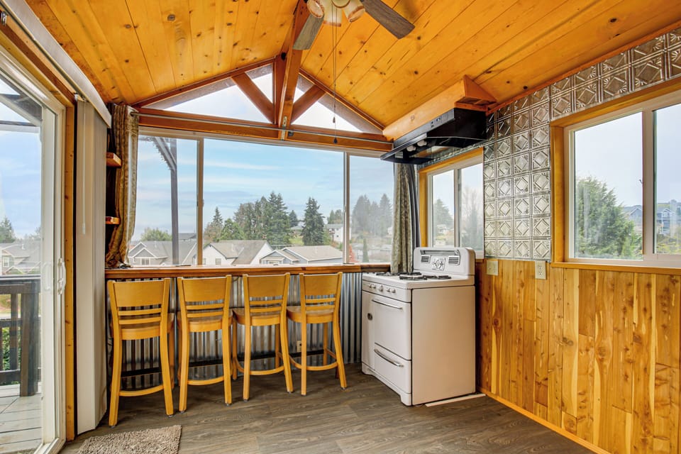 Sunroom | Single-Story Unit