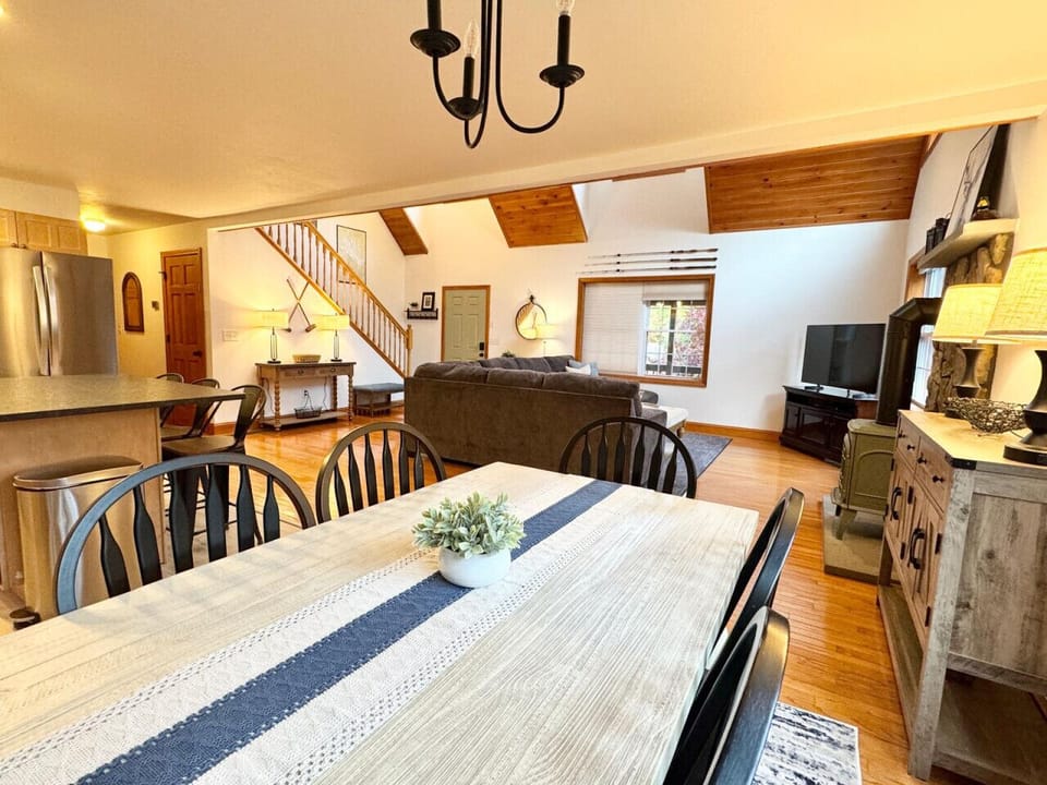 Bright dining space steps from the kitchen, perfect for shared meals and entertaining
