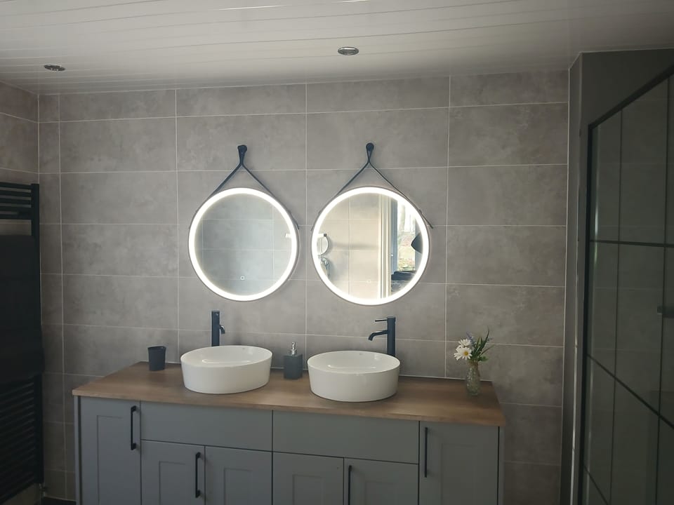 En suite bathroom 