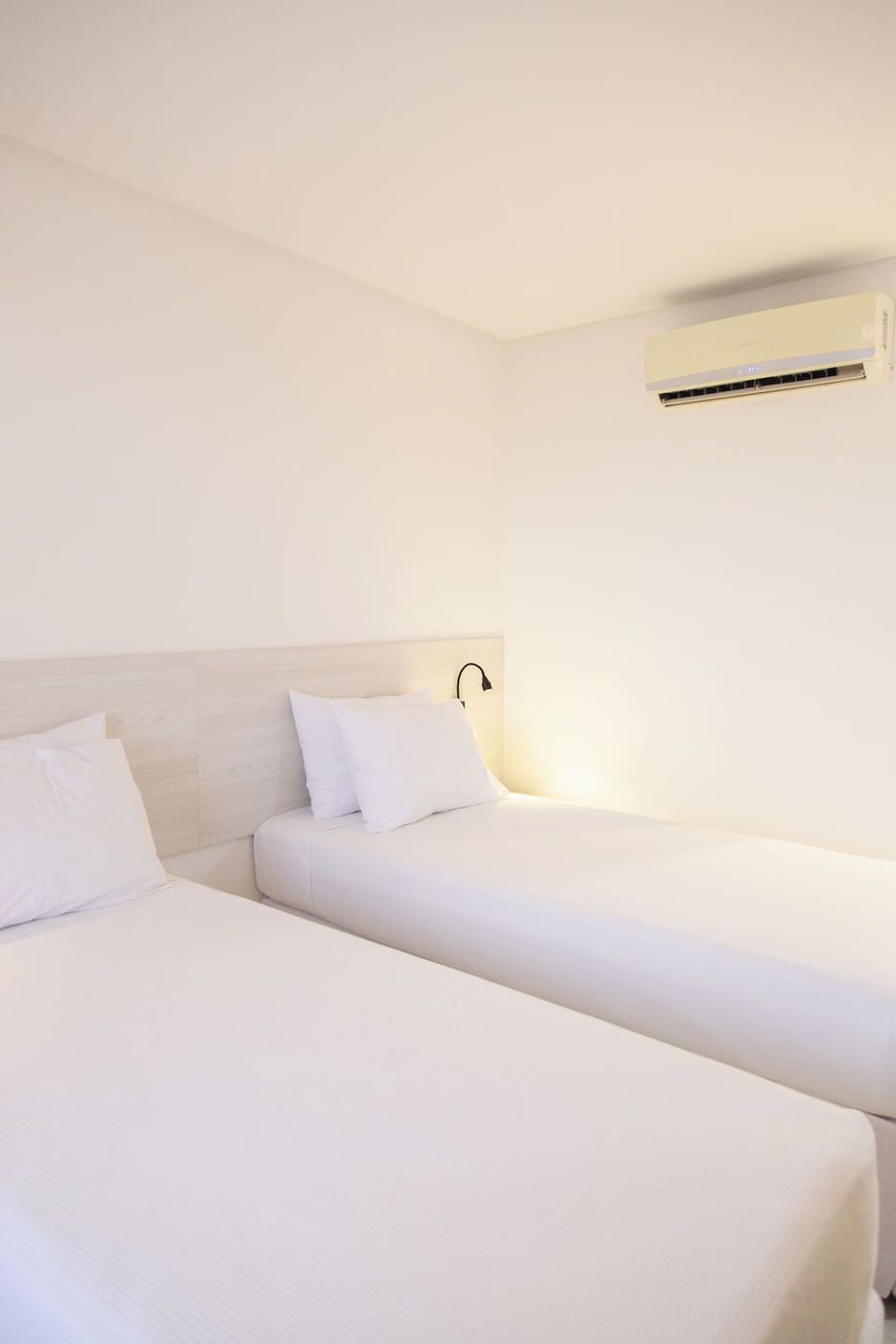 Unit with 2 Twin Beds