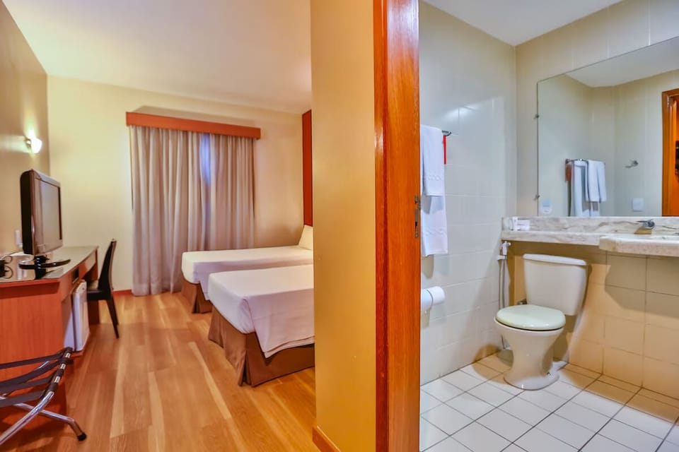 Picture the layout with quick access from room to bath.
