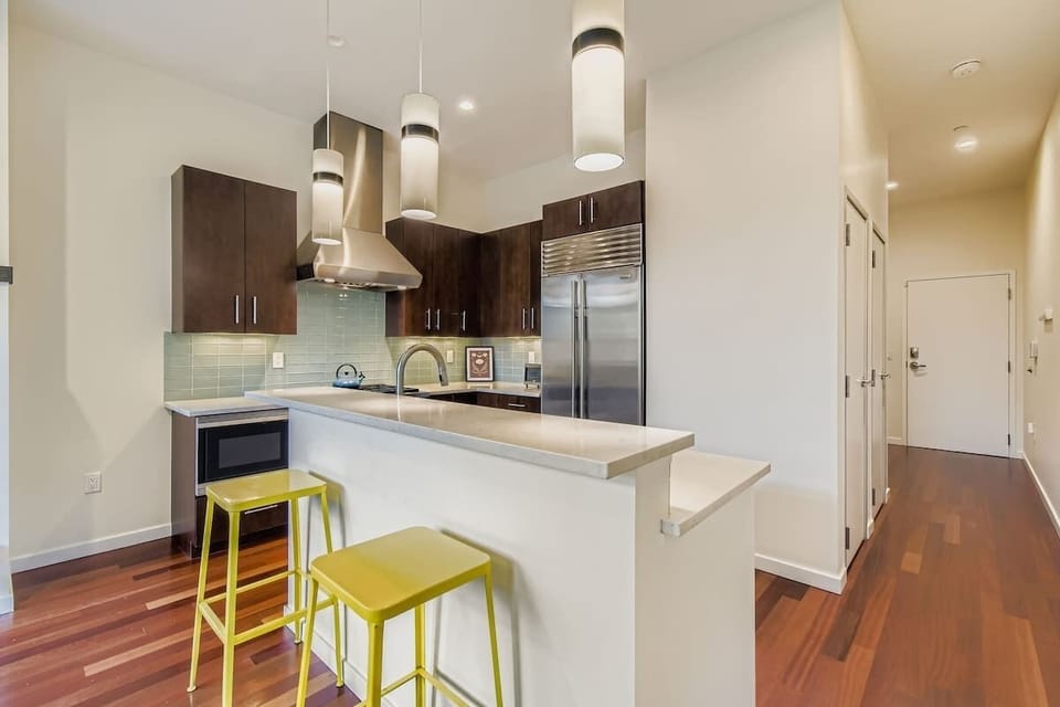 Stylish Small Kitchen with Modern Touches