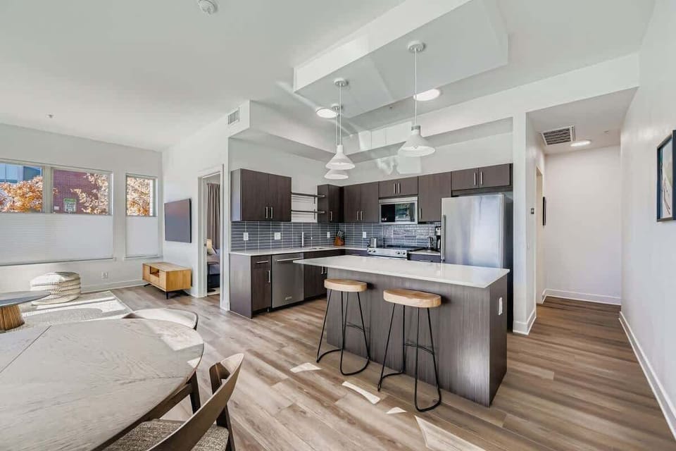 Spacious, fully equipped kitchen with modern appliances