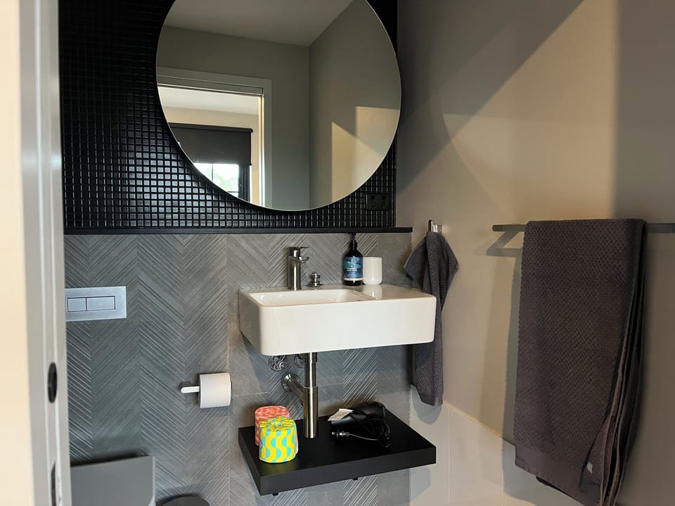 Main bathroom