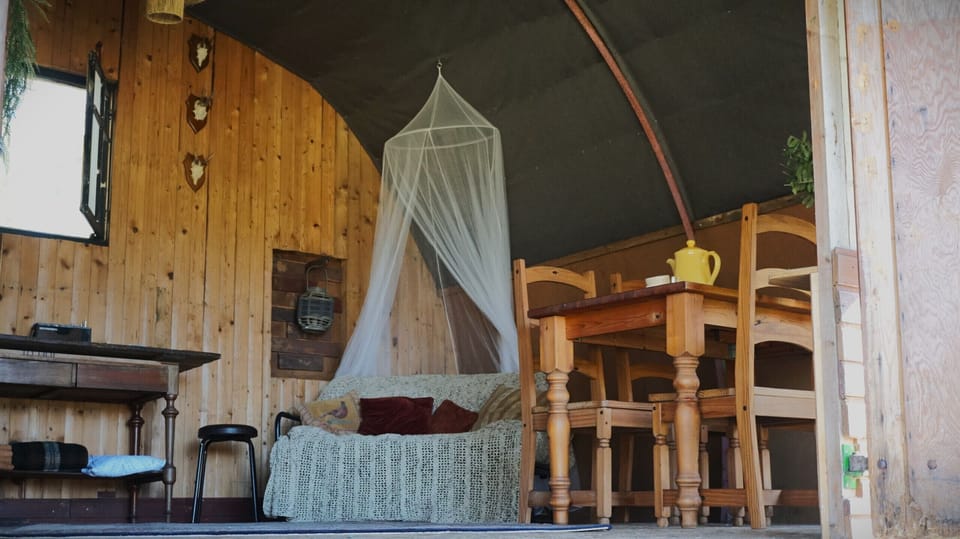 Camping Ont Moeten - Romney Lodge - living room