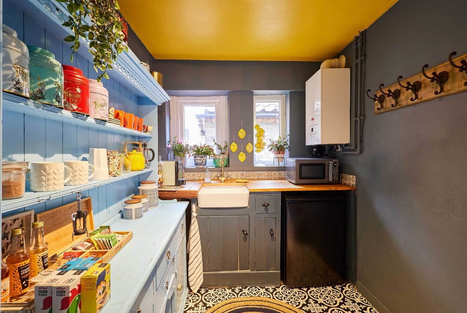 The Little Townhouse, Southwell - Host & Stay