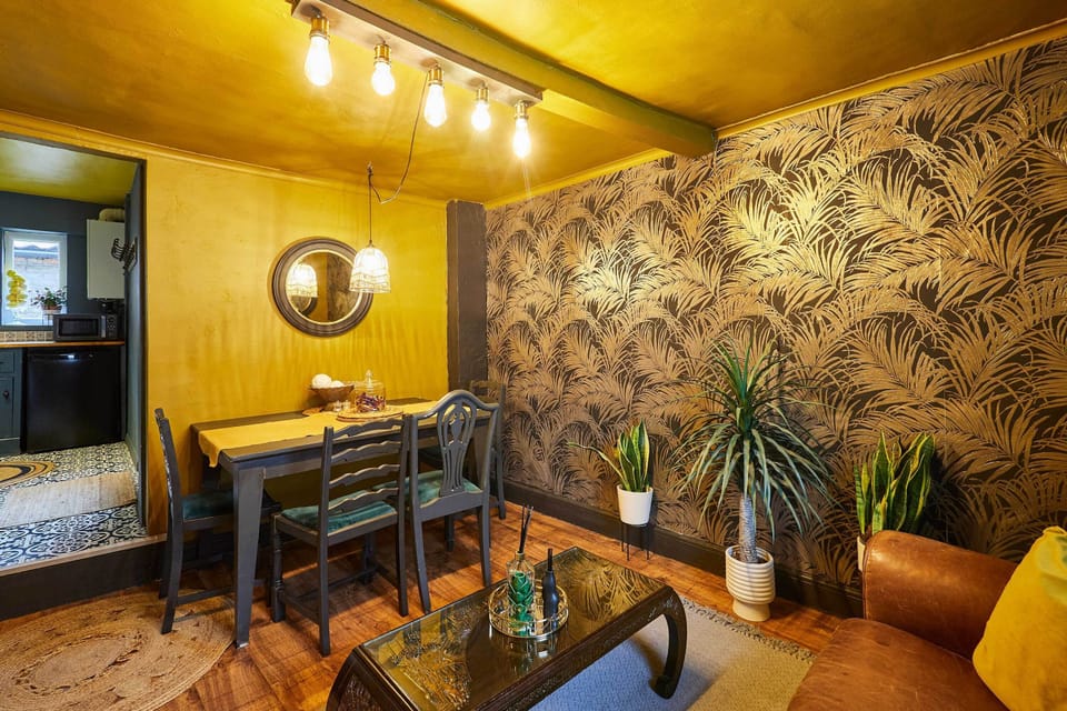 The Little Townhouse, Southwell - Host & Stay