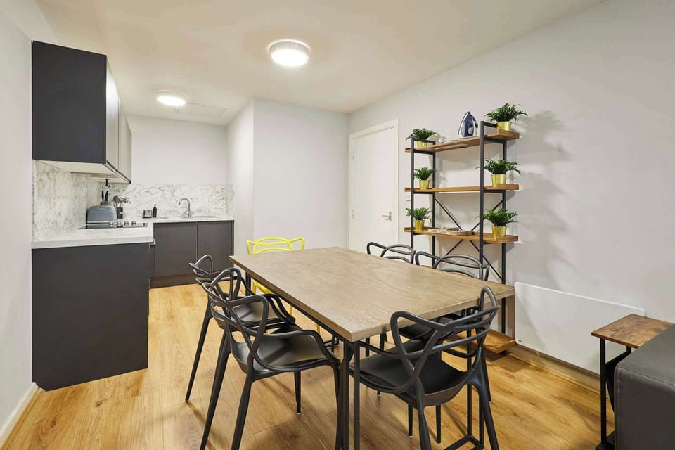 Apartment 7 Stanley Street, Liverpool - Host & Stay 