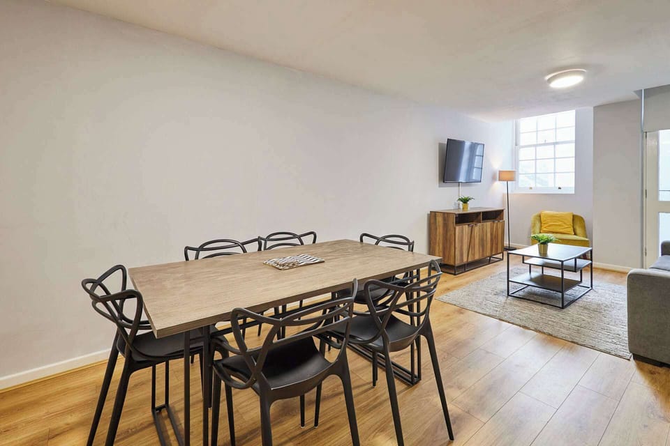 Apartment 6 Stanley Street, Liverpool - Host & Stay 