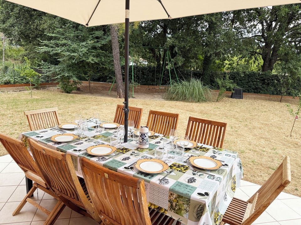 Outdoor dining