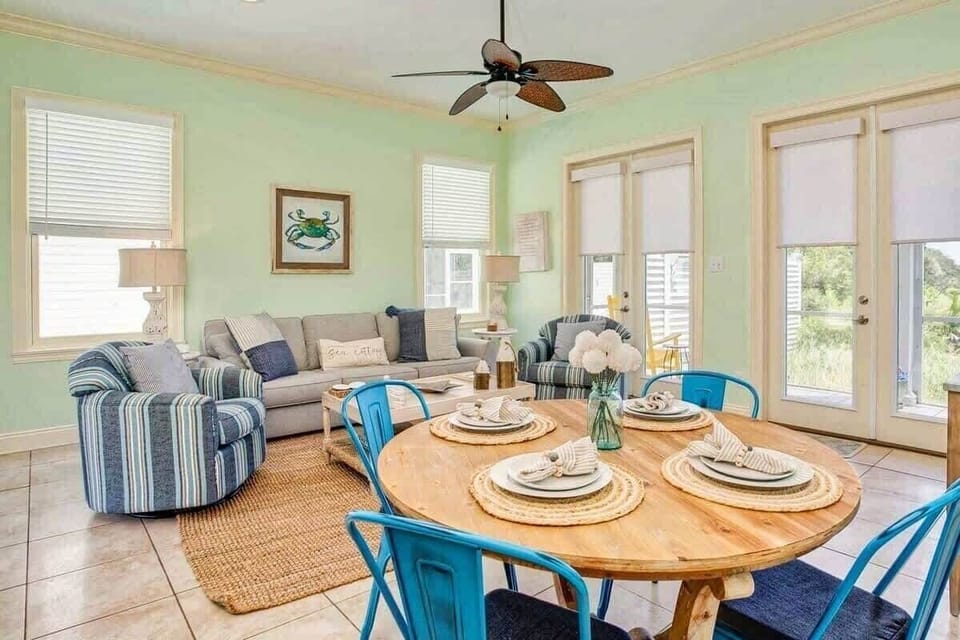 Kivas jewel guest dining room