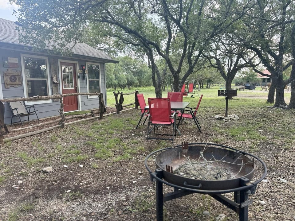 Gunslinger20Courtyard2