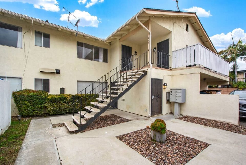 Private entry in a quiet Santa Ana neighborhood with easy access to shopping, dining, and freeways.
