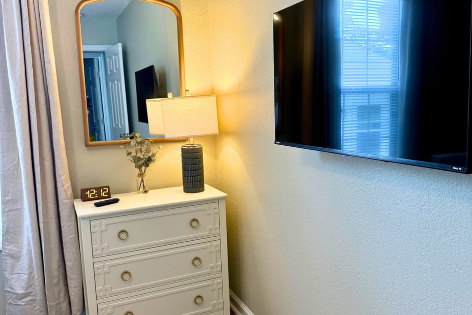 232 Mimosa Stay Twin Bedroom