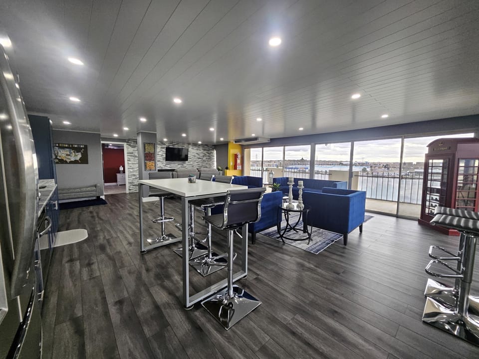 Open living area from the kitchen
