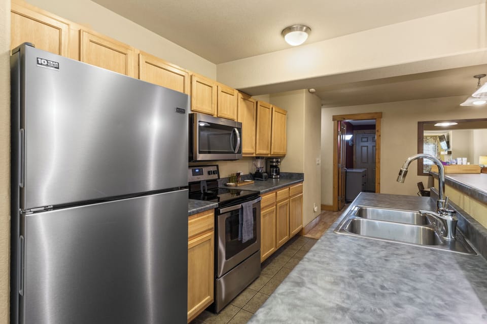 Kitchen Sink | Refridgerator| Stove | Microwave