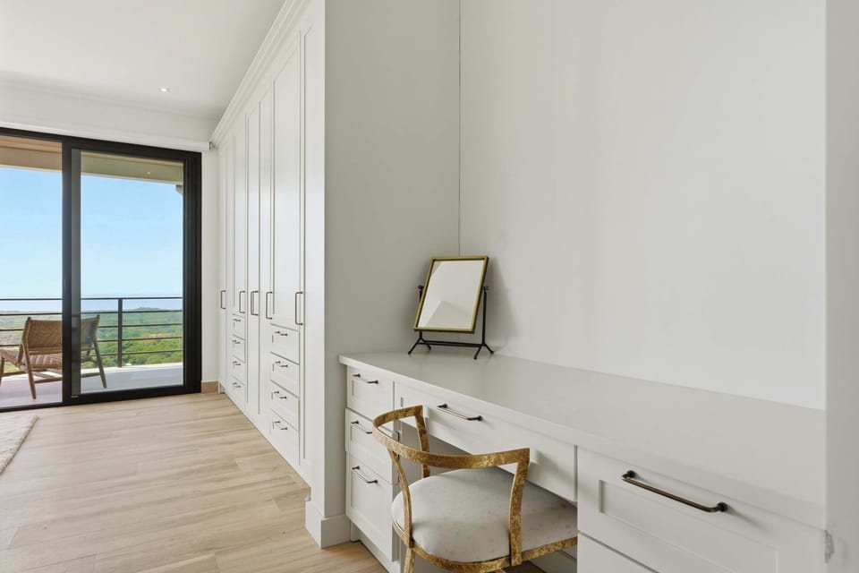 A quiet nook for quick thoughts.