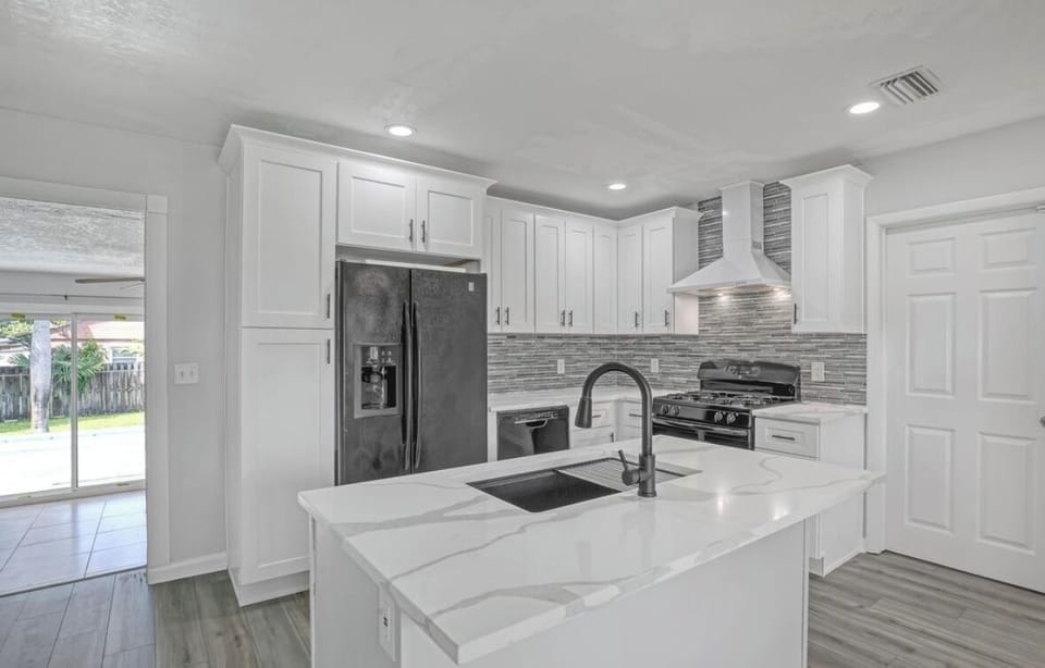 Full Kitchen